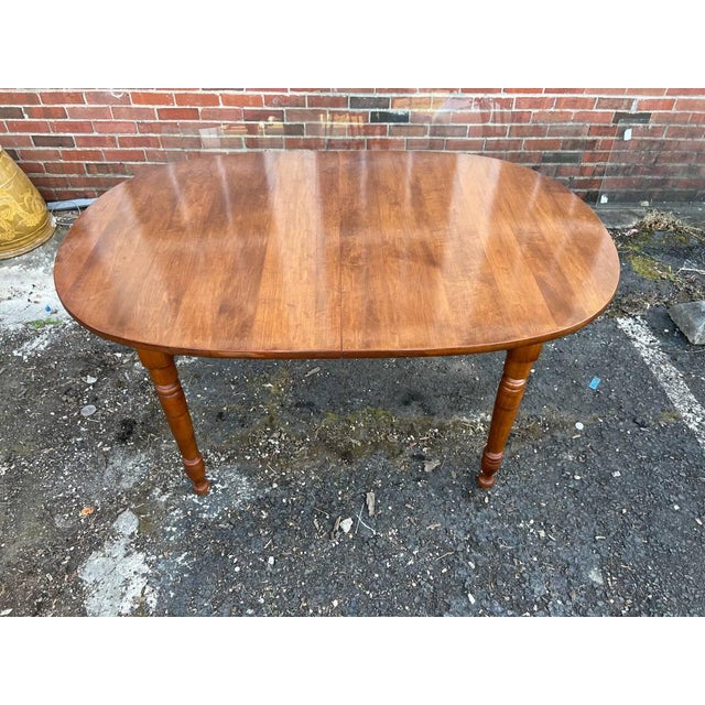 Heywood-Wakefield Heywood Wakefield Early American Style Solid Maple Dining Table With Leaf. 1960s For Sale - Image 4 of 12