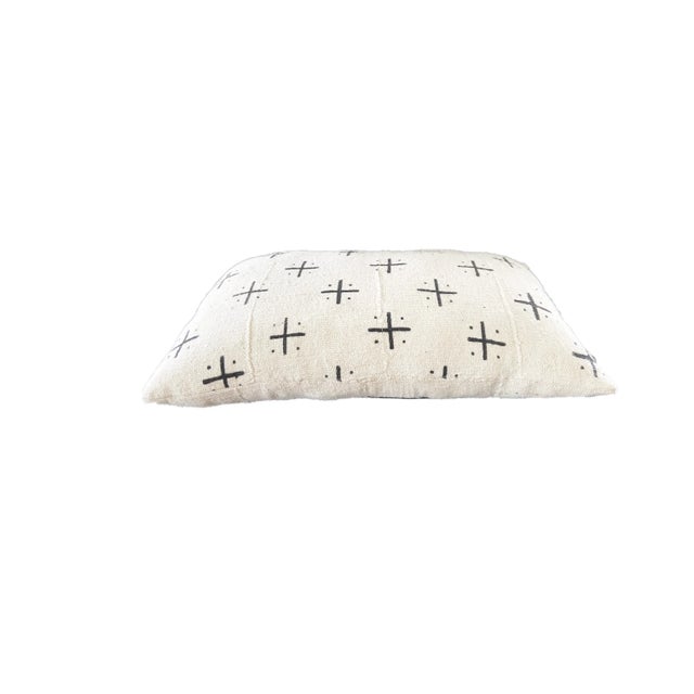 Authentic never been used African Bogolanfini mud cloth lumbar pillow handcrafted by the Bamana people of Mali. Features a...