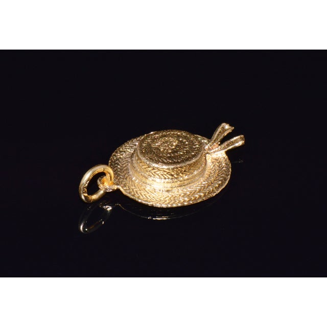 Vintage Italian 18k Solid Gold Venetian Gondolier Straw Hat Charm Pendant For Sale - Image 4 of 8