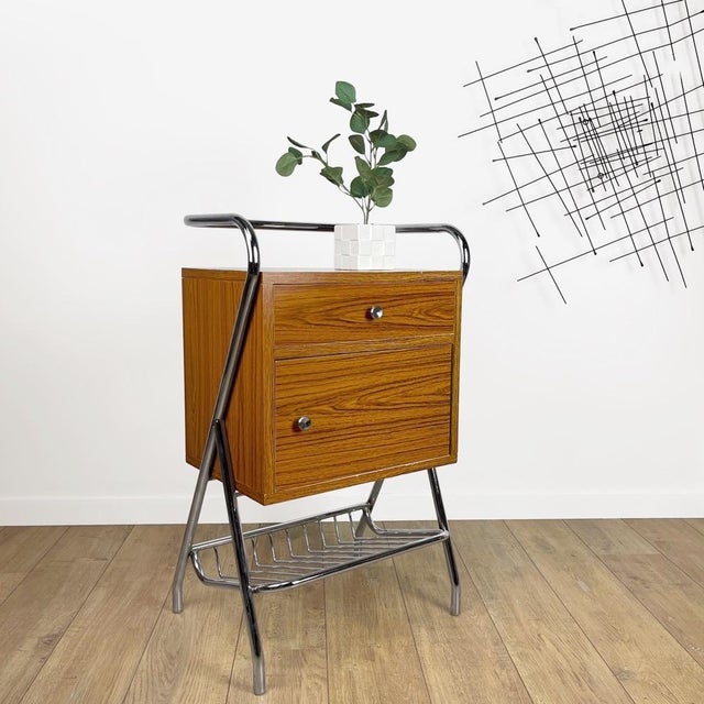 This superb 1960s storage unit with its timeless lines perfectly combines design and functionality. Its design is a blend...
