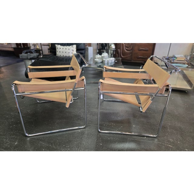 Mid-Century Modern Marcel Breuer for Knoll Steel and Leather Wassily Lounge Chairs - Pair For Sale - Image 3 of 10