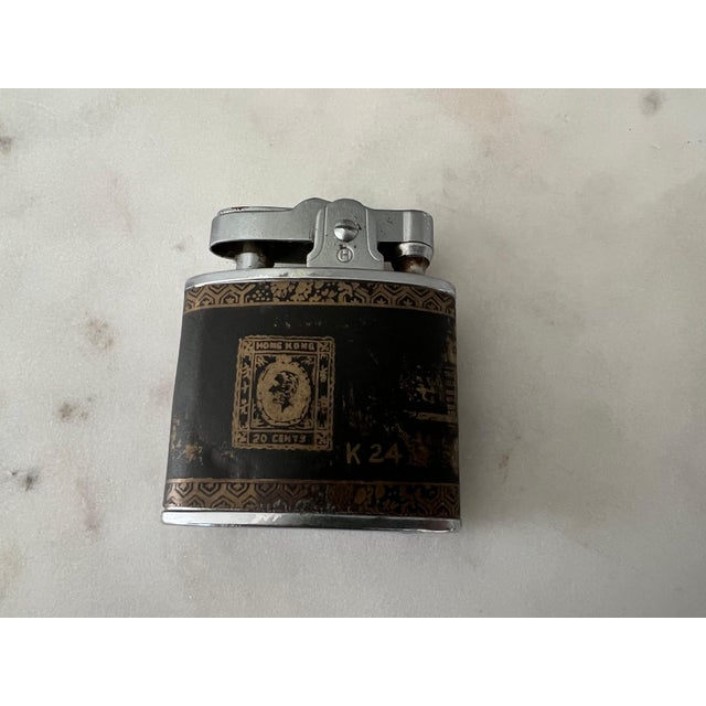 Vintage Japanese Golden KOMAI SOUVENIR of HONG KONG Cigarette Case+Lighter Set For Sale - Image 13 of 18