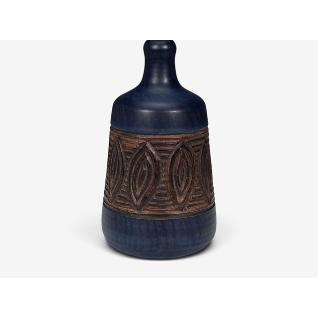 1970s Jette Hellerøe, Danish Modern, Carved Stoneware Table Lamp For Sale In New York - Image 6 of 10