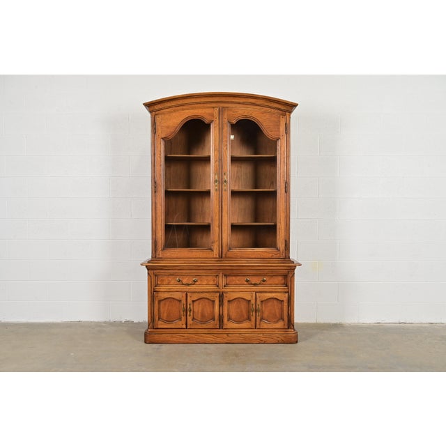 Thomasville French Regency Louis XVI Carved Walnut Breakfront Bookcase Cabinet, Circa 1960s For Sale - Image 12 of 12