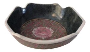 1980s Toyo Macau Lotus Flower Ceramic Bowl