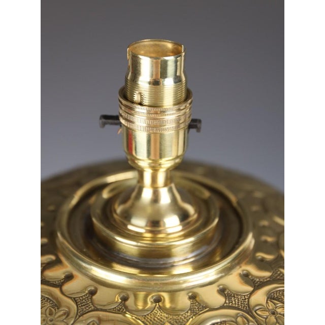 Victorian Belgian Blue and White Faience Oil Lamp, 1880 For Sale - Image 9 of 14