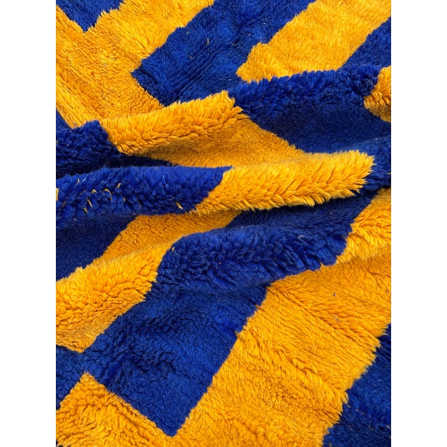 Berber Beni Mrirt Rug Handknotted Wool Cobalt Blue & Mustard Geometric Maze Pattern 200x300cm Middle Atlas, Morocco, 2010s For Sale - Image 6 of 10
