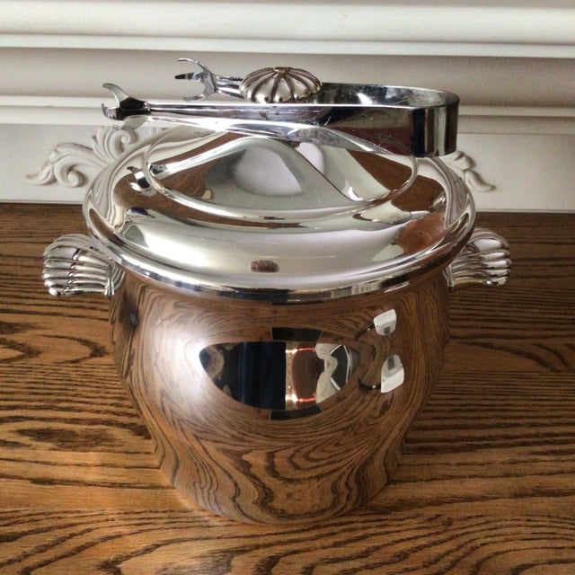 “Paul Revere” Silver Plated Glass Insert Ice Bucket With Ice Tongs by W. M. Rogers and Son For Sale - Image 13 of 13