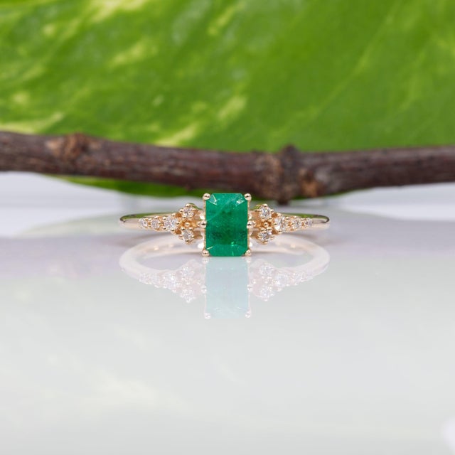 2020s Colombian Emerald Ring With Earth-Mined Diamond Accents: Solid 14k Gold, 5x4mm, Size 6.75 For Sale - Image 5 of 9