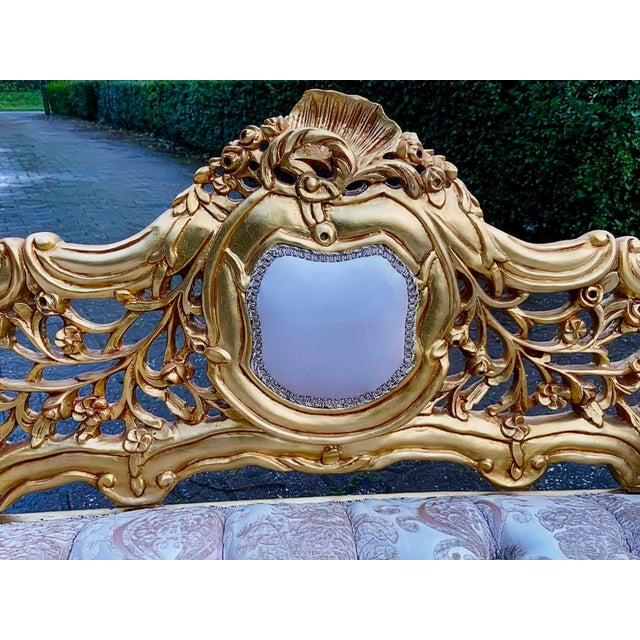 1980 French Louis XVI Gilded Beech Settee Pink Damask For Sale - Image 4 of 18