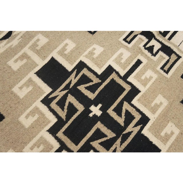 1940s Gray Geometric Mid-20th Century American Navajo Carpet 4' X 5'8'' Flatweave Wool Rug For Sale In New York - Image 6 of 9