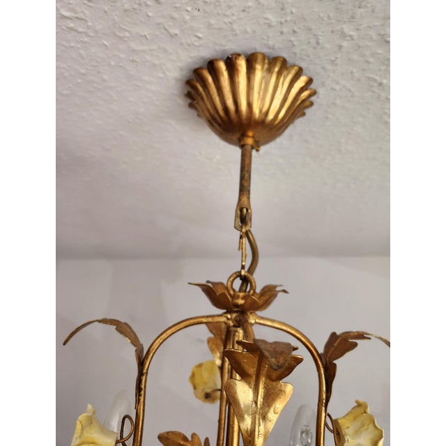 Vintage Gold-Plated and Hand-Forged Florentine Pendant Lamp with Porcelain Roses, 1960s For Sale - Image 17 of 18