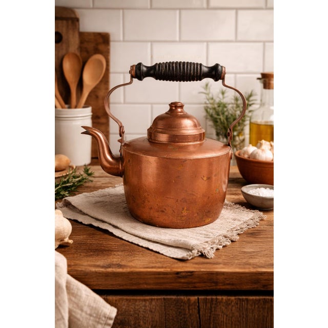 This authentic vintage copper kettle was crafted by Rothberg Oy, a well-known Finnish manufacturer based in Turku,...