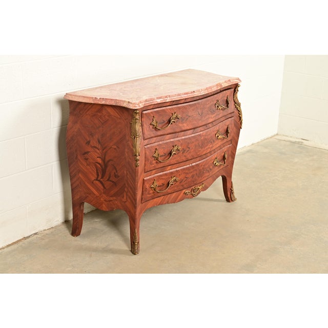 French Provincial Paul Sormani Style Antique French Provincial Louis XV Kingwood Inlaid Marquetry Marble Top Commode With Mounted Ormolu | Circa 1920s For Sale - Image 3 of 17