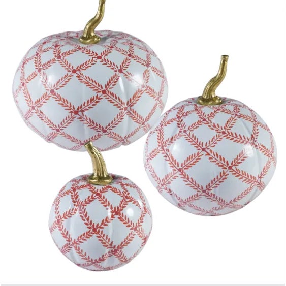 Say hi to this classic trellis handpainted tole pumpkin in the prettiest shade of rust. Mix and match with our other rusty...
