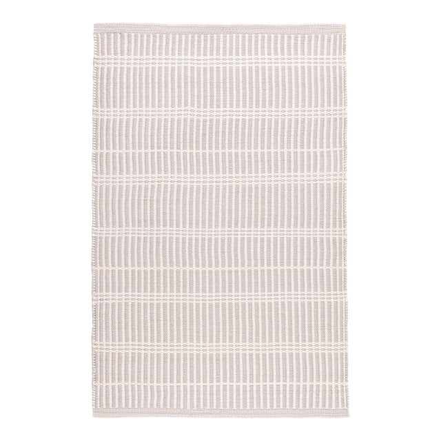 Dash & Albert by Annie Selke Marlo Platinum Indoor/Outdoor Rug, 2'6" x 8' For Sale