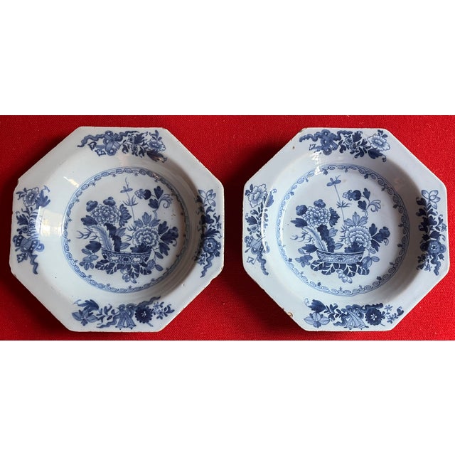 Antique 18th Century Blue & White Delft Chinoiserie Octagonal Soup Plates in the Chinese Export Style Circa 1750 - A Pair For Sale - Image 14 of 15