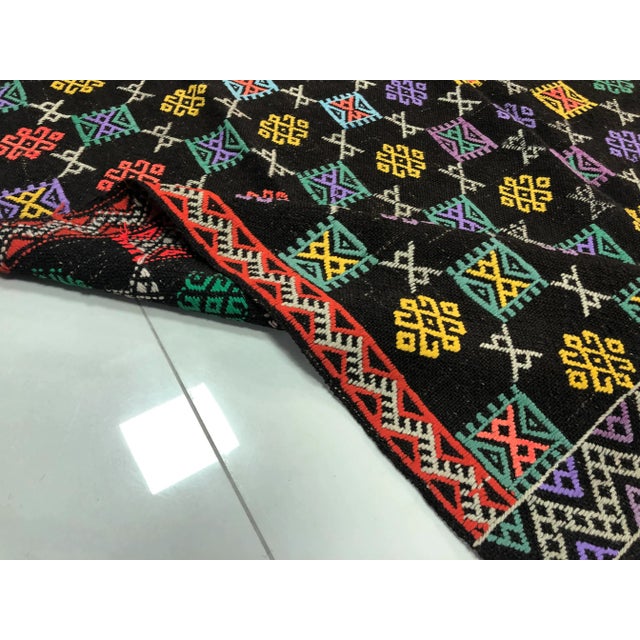 Turkish Handmade Naturel Kilim Rug - 4′11″ × 7′9″ For Sale - Image 4 of 11