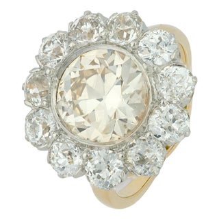 Early 20th Century Victorian 3.05 Carat Old European Cut Diamond 14k Yellow Gold Cluster Ring, Size 5.75 For Sale