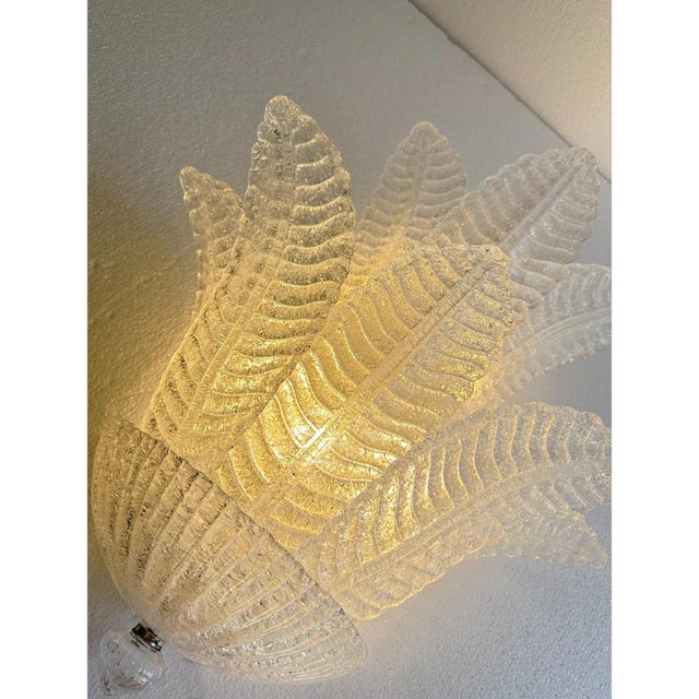 Contemporary Venetian Transparent Graniglia Leaves Murano Glass Wall Sconce by Simoeng For Sale - Image 3 of 8