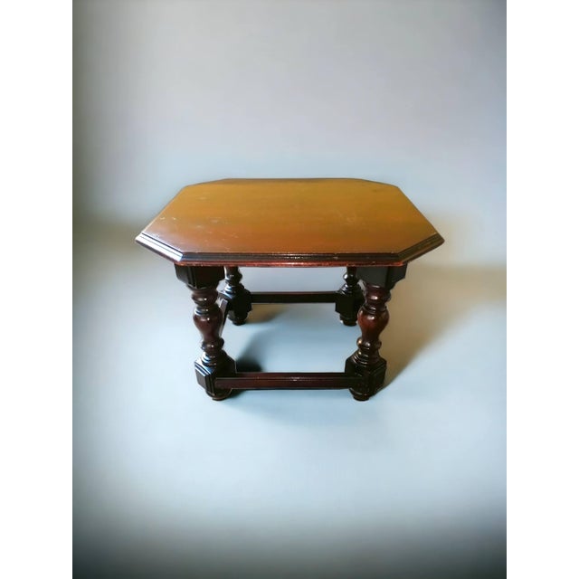 Octagonal Walnut Coffee Table, in Flawless conditions. Designed 1920 to 1949