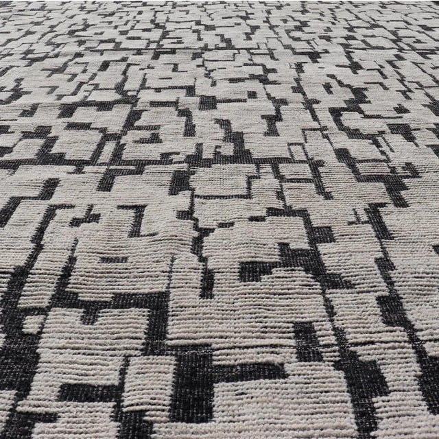 Keivan Woven Arts Large Moroccan Contemporary Rug in White and Black 9'10 X 15'2 For Sale - Image 4 of 11