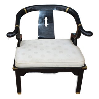 1980s Century Chair Co. Ming Black Lacquer & Brass Horseshoe Back Chair W/ White Seat For Sale