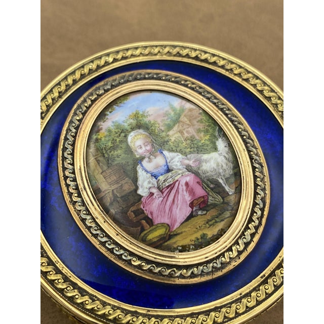 18th Century Circular Snuffbox in Gold, Enamel and Miniature with Bucolic Scene, 1800s For Sale - Image 4 of 11