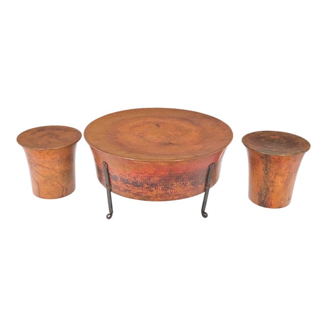 Vintage Hummered Forged Copper & Iron Round Coffee Table & Pair of Stools Seats - Set of 3 For Sale