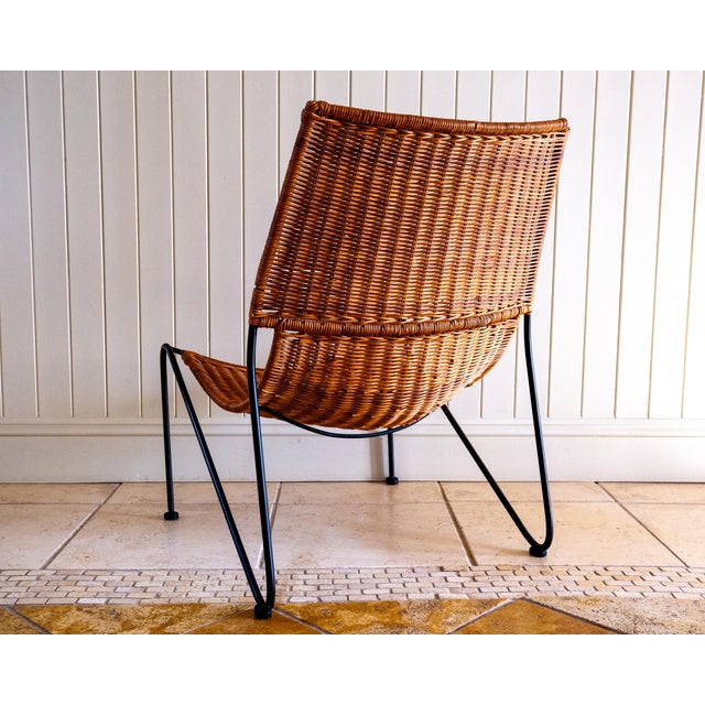Mid-Century Bauhaus Minimalist Low Sling Lounge Chair in Wicker & Wrought Iron by Frederic Weinberg, 1960s For Sale - Image 13 of 18