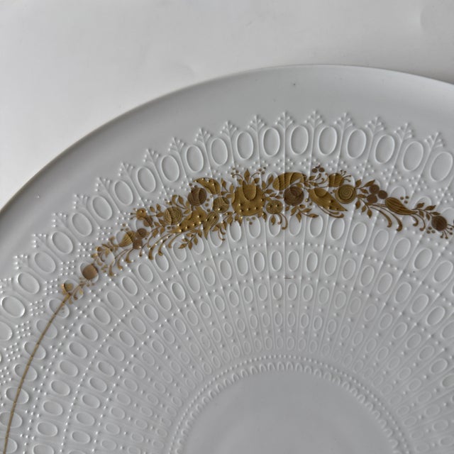 Postmodern Vintage Romanze in Dur Cake Plate by Björn Wiinblad for Rosenthal, 1966 For Sale - Image 3 of 5