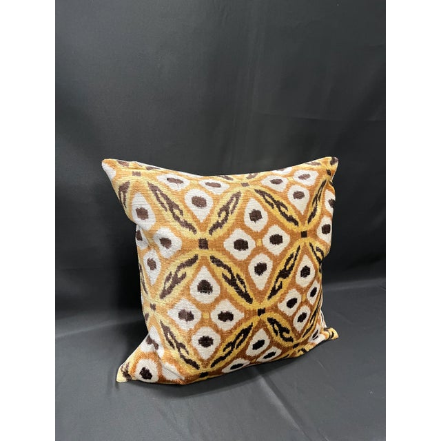 ●Ikats are vibrant fabrics that are hand-dyed and hand-woven. The origins date back to the Turkish people on the Silk Road...