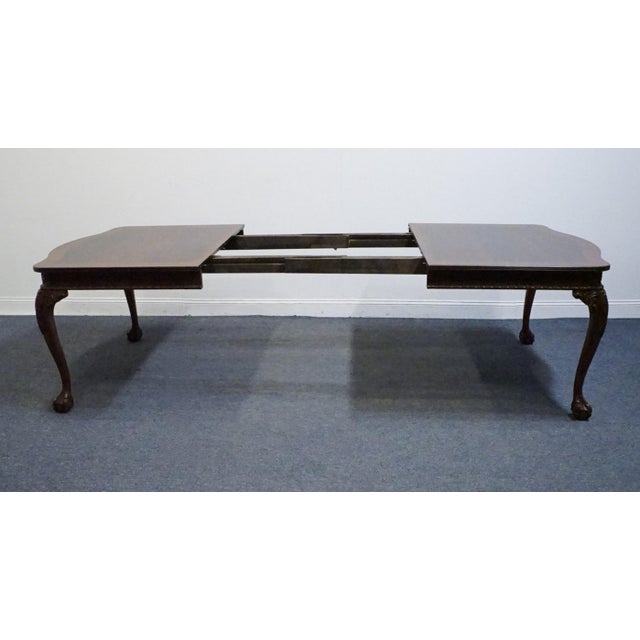 Late 20th Century Universal Furniture Banded Bookmatched Mahogany Traditional Chippendale Style 110" Dining Table 0225-657 For Sale - Image 5 of 11