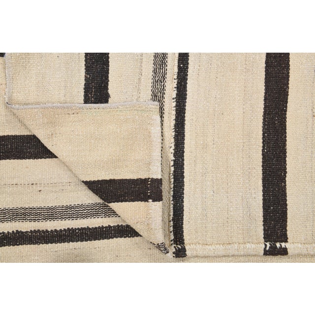 1970s Vintage Turkish Hand-Knotted Wool Cotton Beige Kilim Area Rug For Sale - Image 5 of 11