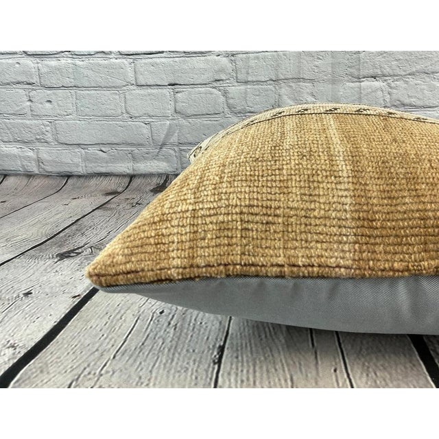 20 x 20 Rug Pillow Horizon Whispers Turkish Pillow Cushion Cover For Sale - Image 4 of 4