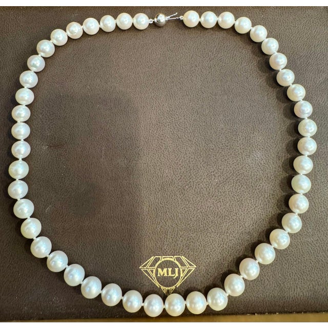 Vintage Cultured Akoya Pearl Necklace Length 17" , 18 Karat White Gold Clasp For Sale In New York - Image 6 of 18