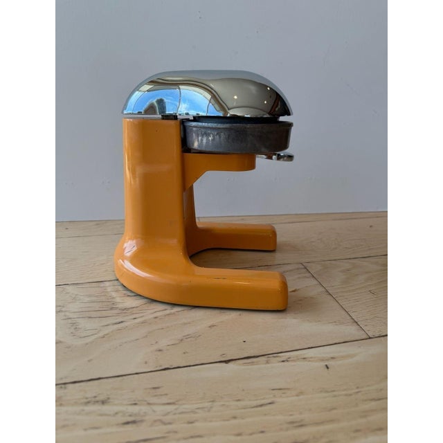 Vintage Atlantic Spremita Deluxe Orange and Chrome Manual Citrus Juicer For Sale - Image 10 of 15