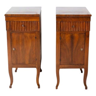 Pair of Italian 18th Century Walnut Bedside Chests with Carved Fluted Drawers For Sale