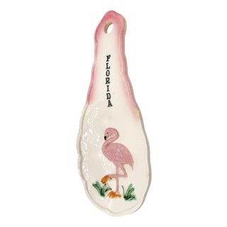 1950s Mid-Century Modern Hand Painted Spoon Rest 3d Flamingo Florida W/ Tropical Beach Theme For Sale