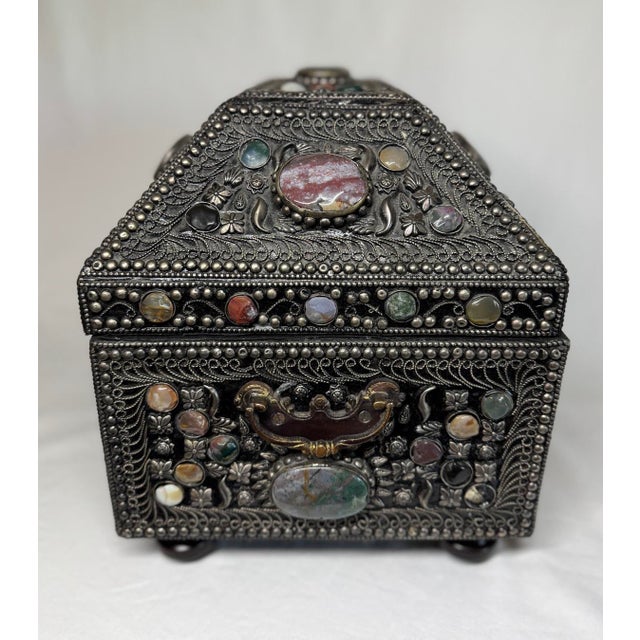 Moroccan Vintage Moorish Agate Inlaid Silver Filigree Trinket Box Treasure Chest For Sale - Image 3 of 12