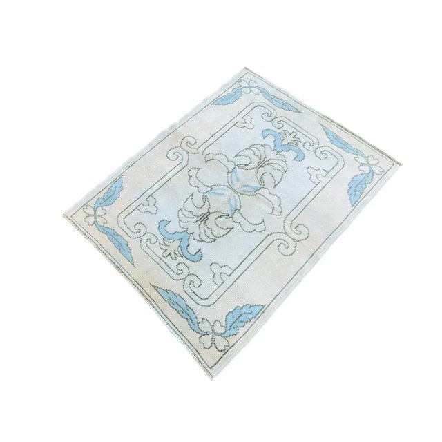 This is a beautiful, hand-knotted rug made using traditional techniques. with its unique patterns and natural colors, it...