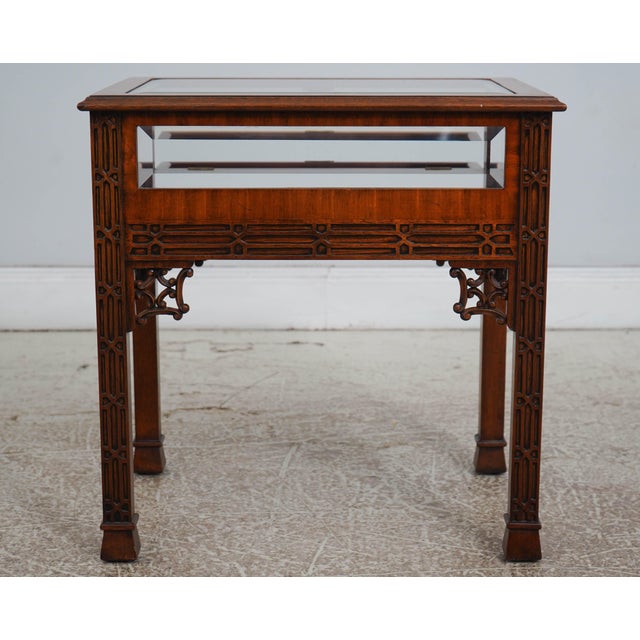 Pair of Chippendale Mahogany Glass Top Showcase End Tables For Sale - Image 13 of 17