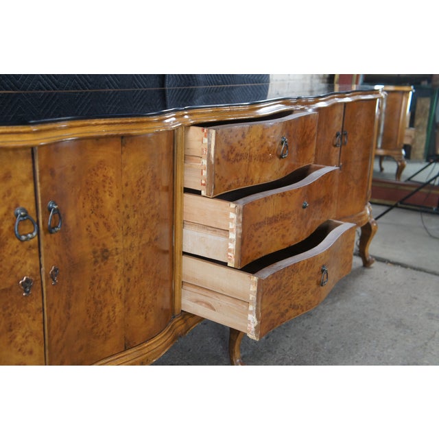 1920s Monumental Italian Baroque Venetian Walnut Burl Glass Top Sideboard Buffet 102" For Sale - Image 6 of 17