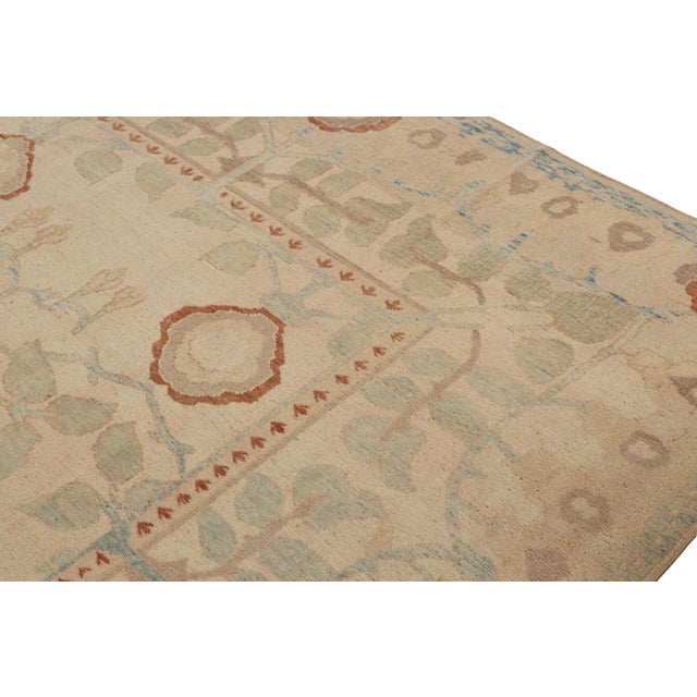 1910s Rug and Kilim’s Antique Oushak Rug in Beige and Red Floral Pattern For Sale - Image 5 of 7