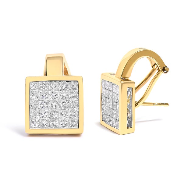 You will fall in love with these classic huggy stud earrings. A must have for any serious jewelry collection, these 14K...
