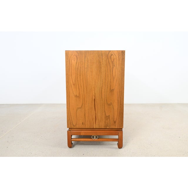 Michael Taylor Style Mid-Century Modern Oak 8-Drawer Dresser by American of Martinsville For Sale - Image 10 of 15