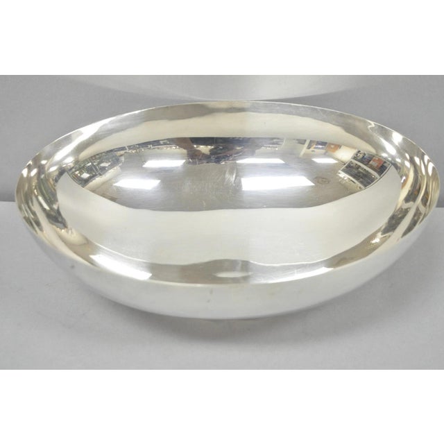Mid-Century Modern Vintage Poole 811 Modern Silver Plated Scalloped Footed Oval Serving Fruit Bowl For Sale - Image 3 of 11