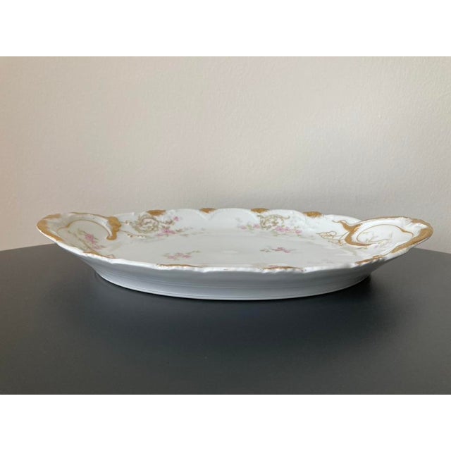 Early 20th Century Early 20th Century Limoges French Roses Porcelain Oval Serving Platter or Tray With Gold Accents For Sale - Image 5 of 12