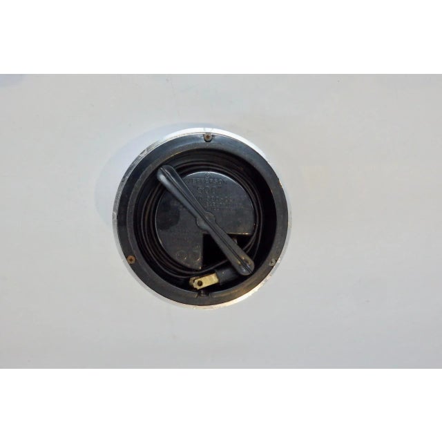 Mid 20th Century Jefferson 500 Space Age Chrome Rocket Shape Desk Top Clock For Sale - Image 5 of 9