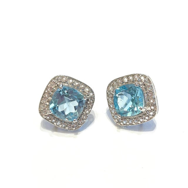 Late 20th Century Late 20th Century Pair of Bochic "Capri" Vintage Diamond & Blue Topaz Italian Stud Earrings Set 18K Gold & Silver For Sale - Image 5 of 18
